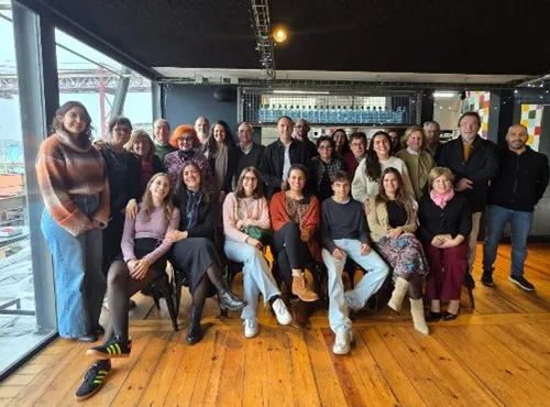 foto de grupo com todos os voluntarios de lisboa